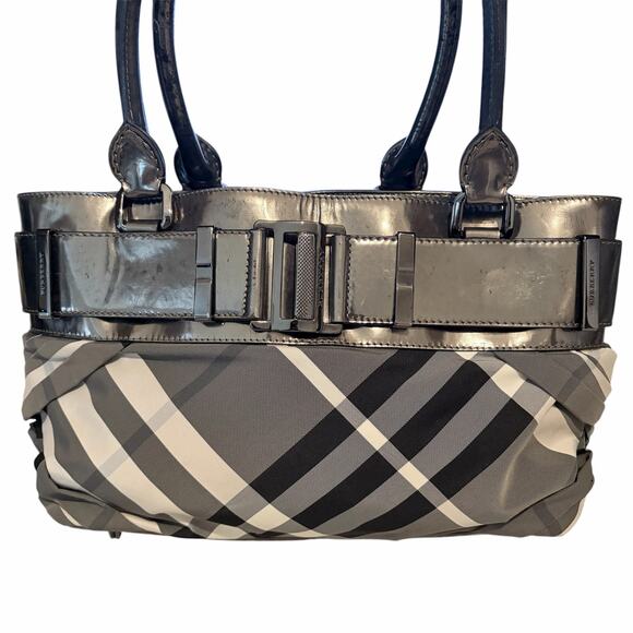 Burberry Gray/Metallic Nova Check Nylon & Patent Leather Easton Landscape Tote - Picture 14 of 14